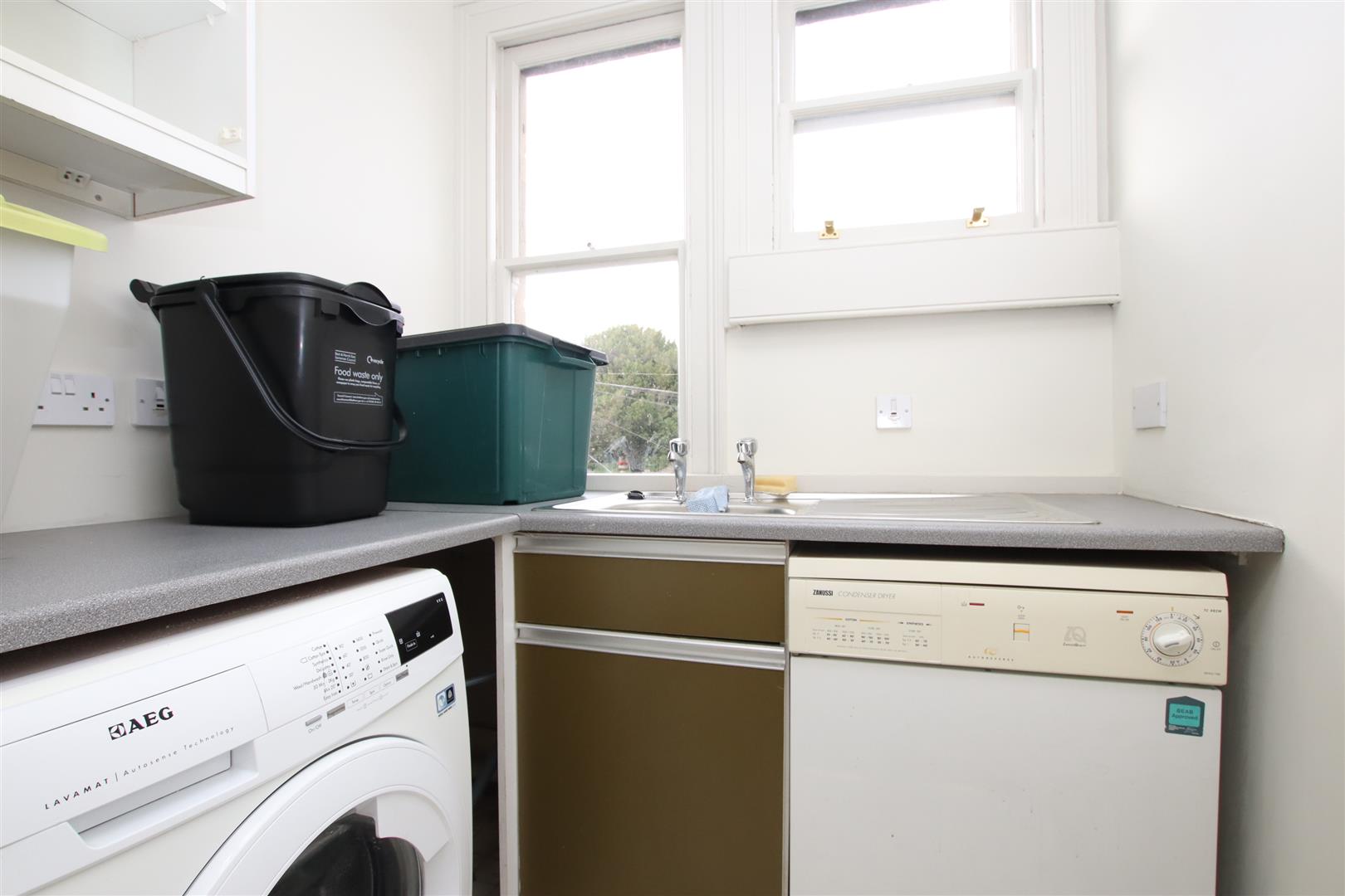 Beaufort East, Bath, BA1